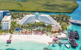 Hotel Oasis Palm Beach Cancun