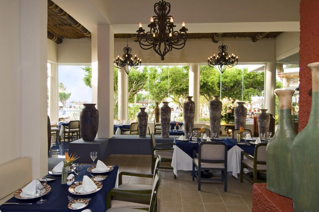 Hotel Oasis Palm Cancún Restaurante foto